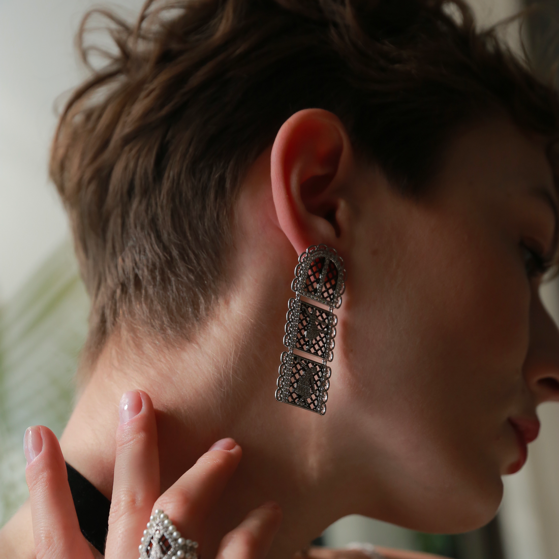 BLACK DOLL EARRINGS