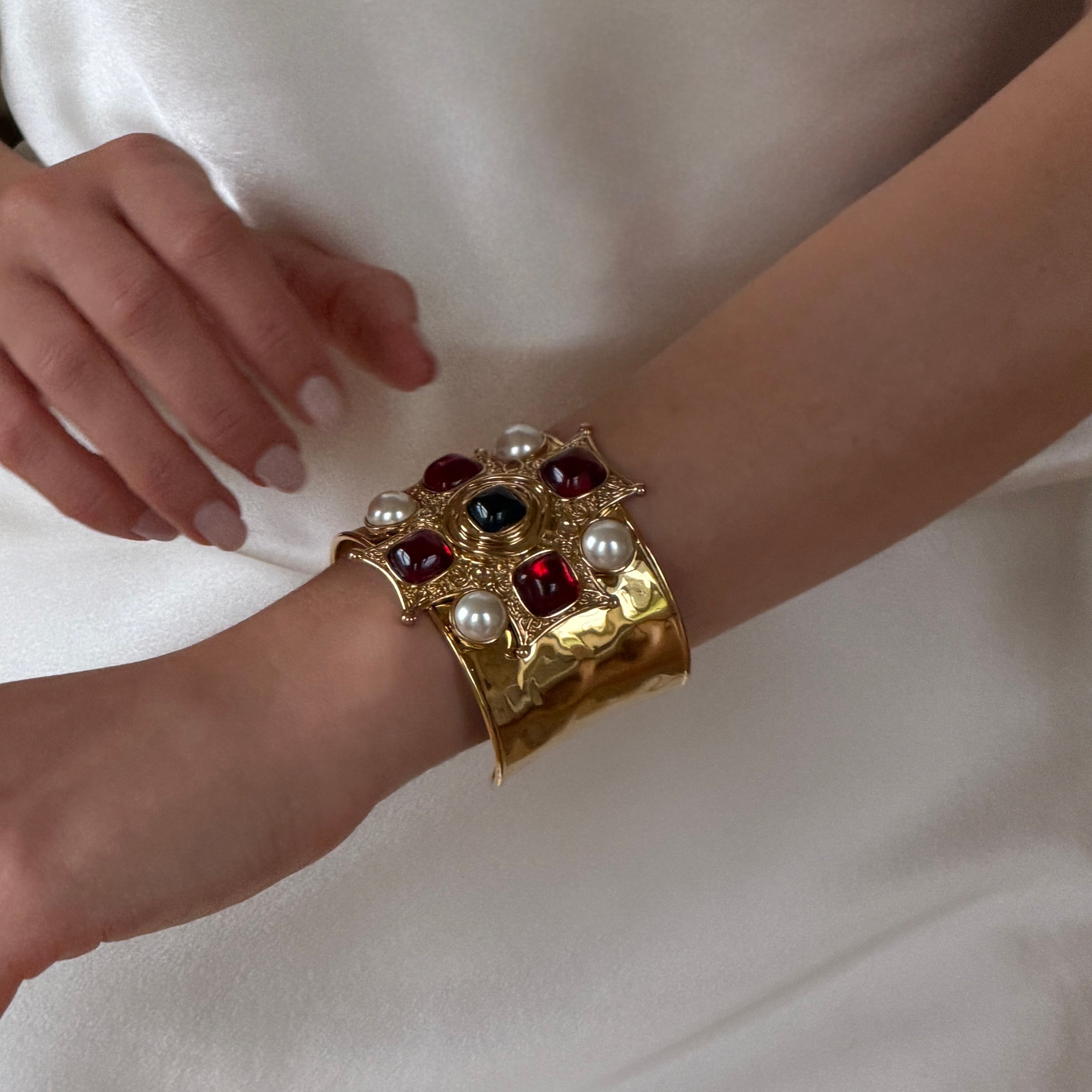 Brazalete rígido del rey bizantino