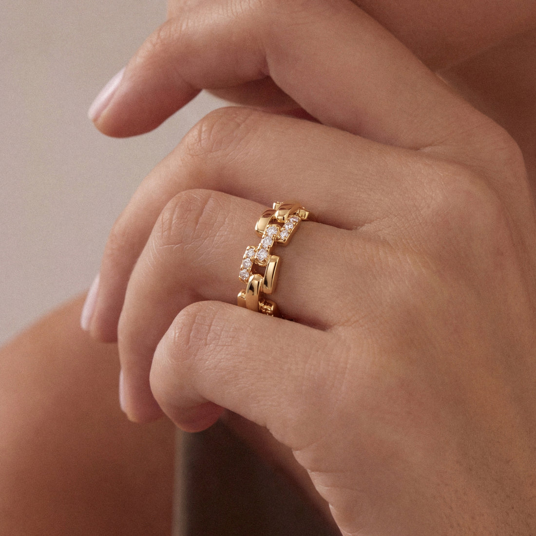 Rome Starlight Chain Ring