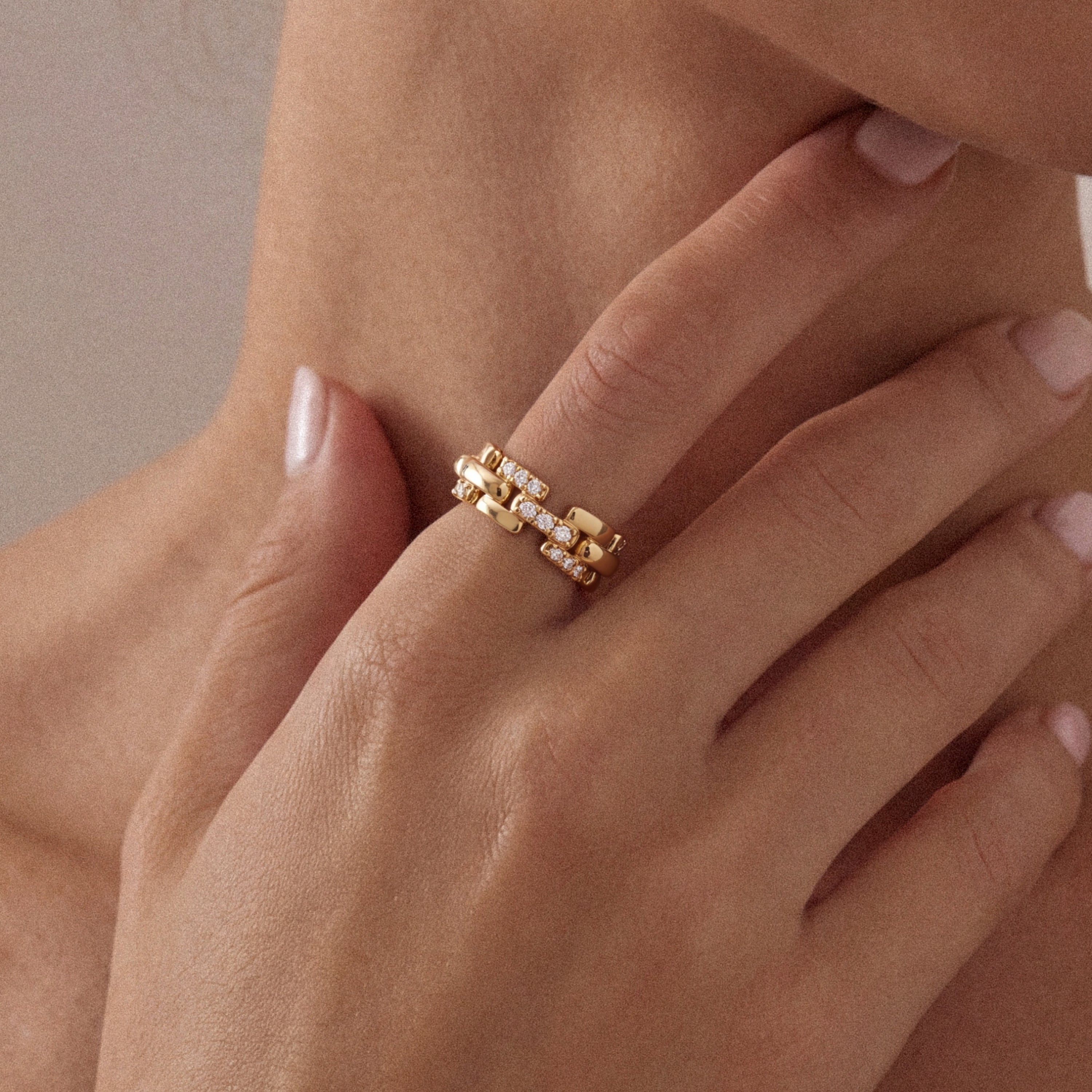 Rome Starlight Chain Ring