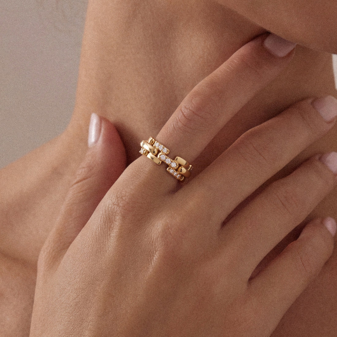 Rome Starlight Chain Ring