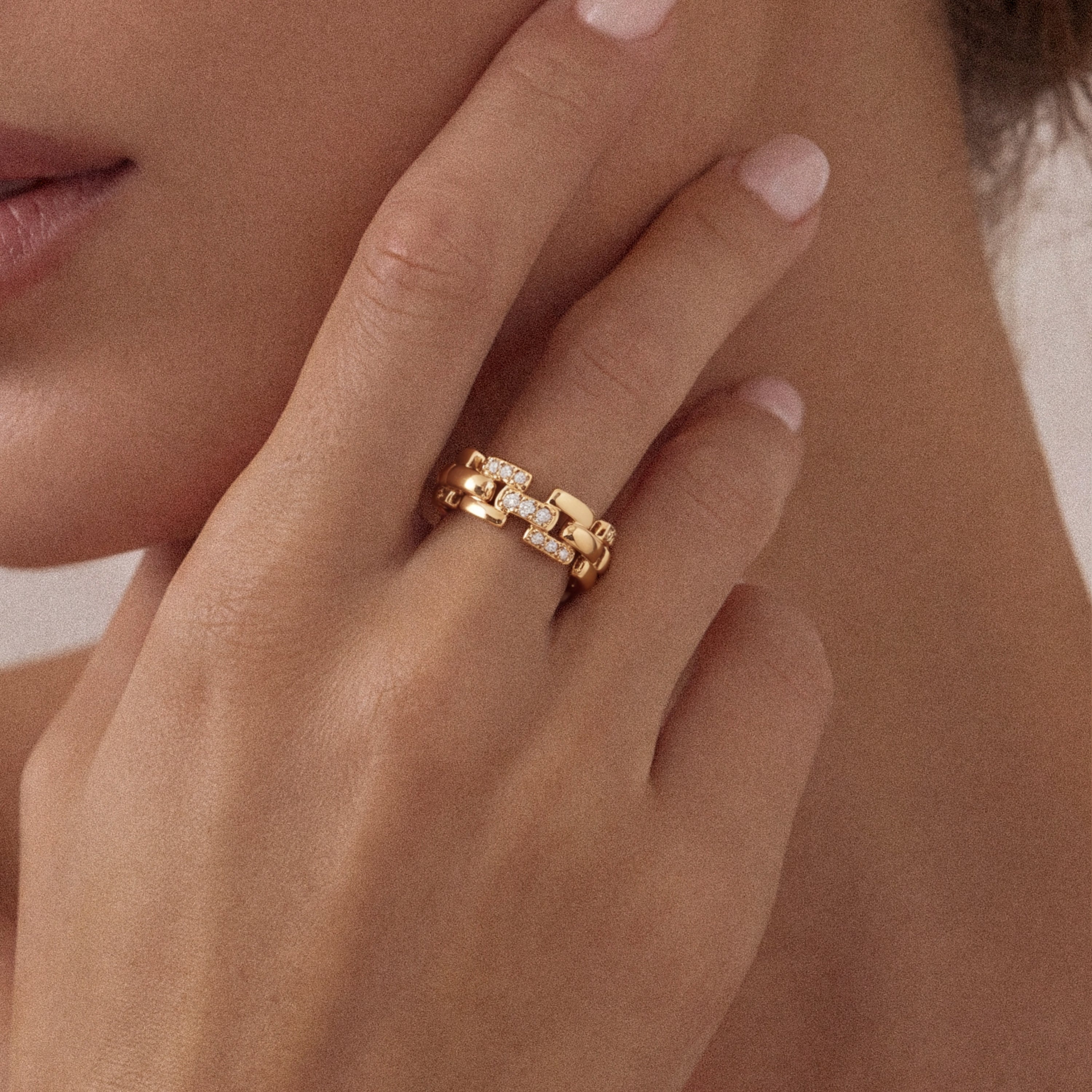 Rome Starlight Chain Ring