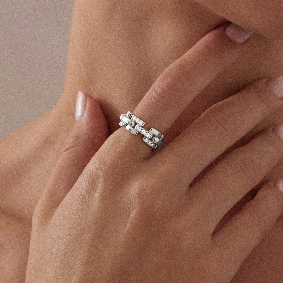 Rome Starlight Chain Ring