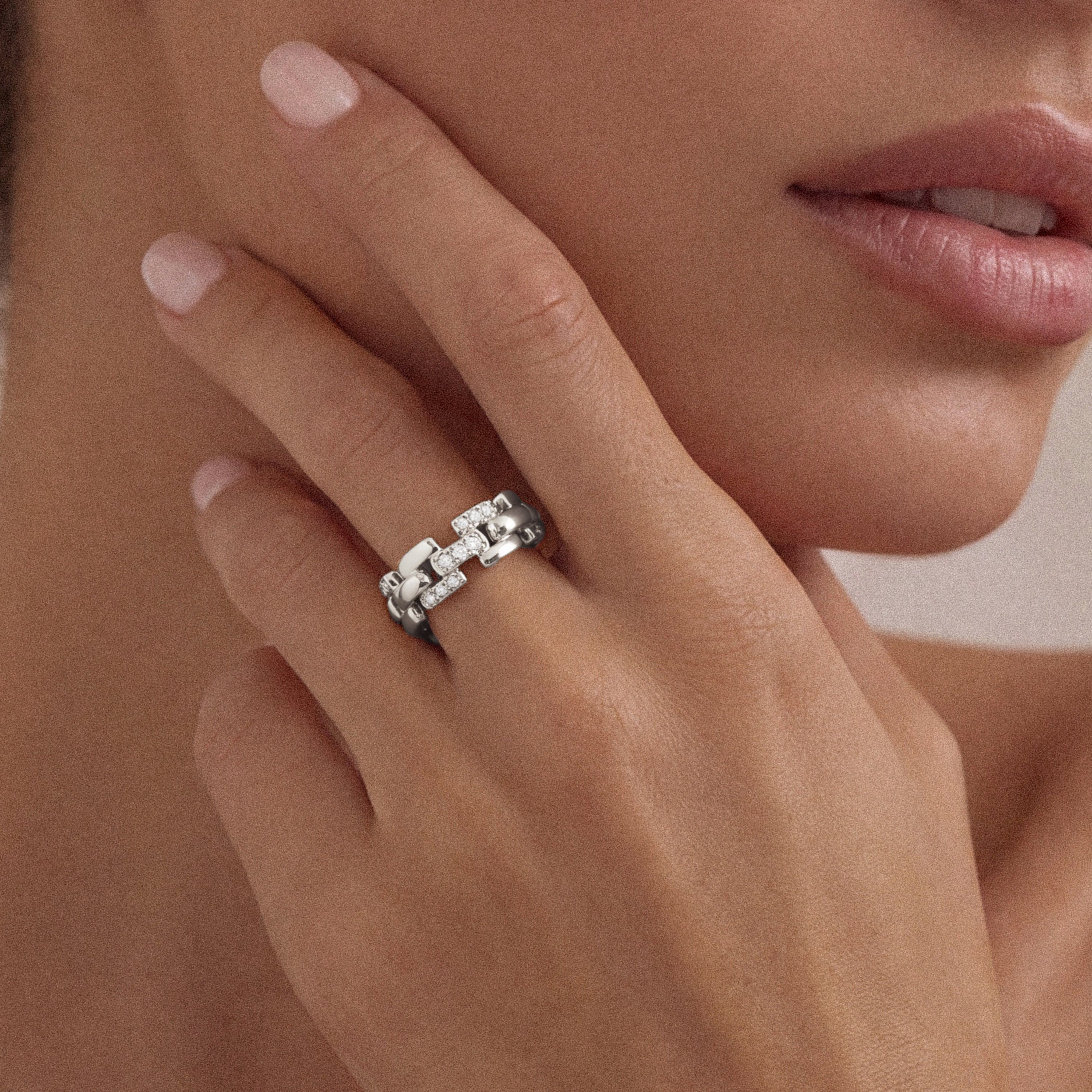 Rome Starlight Chain Ring
