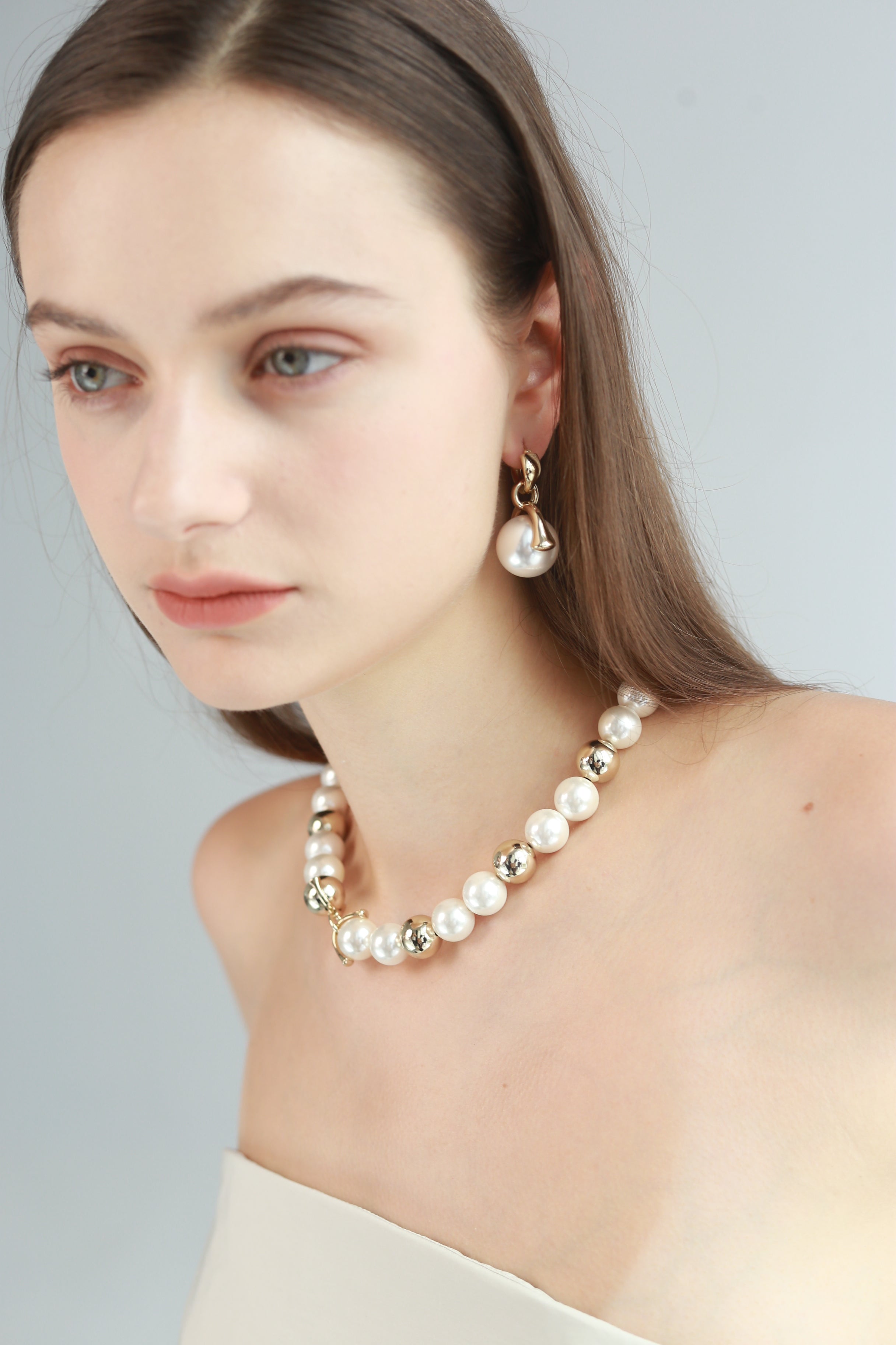 Victoria Moon Necklace