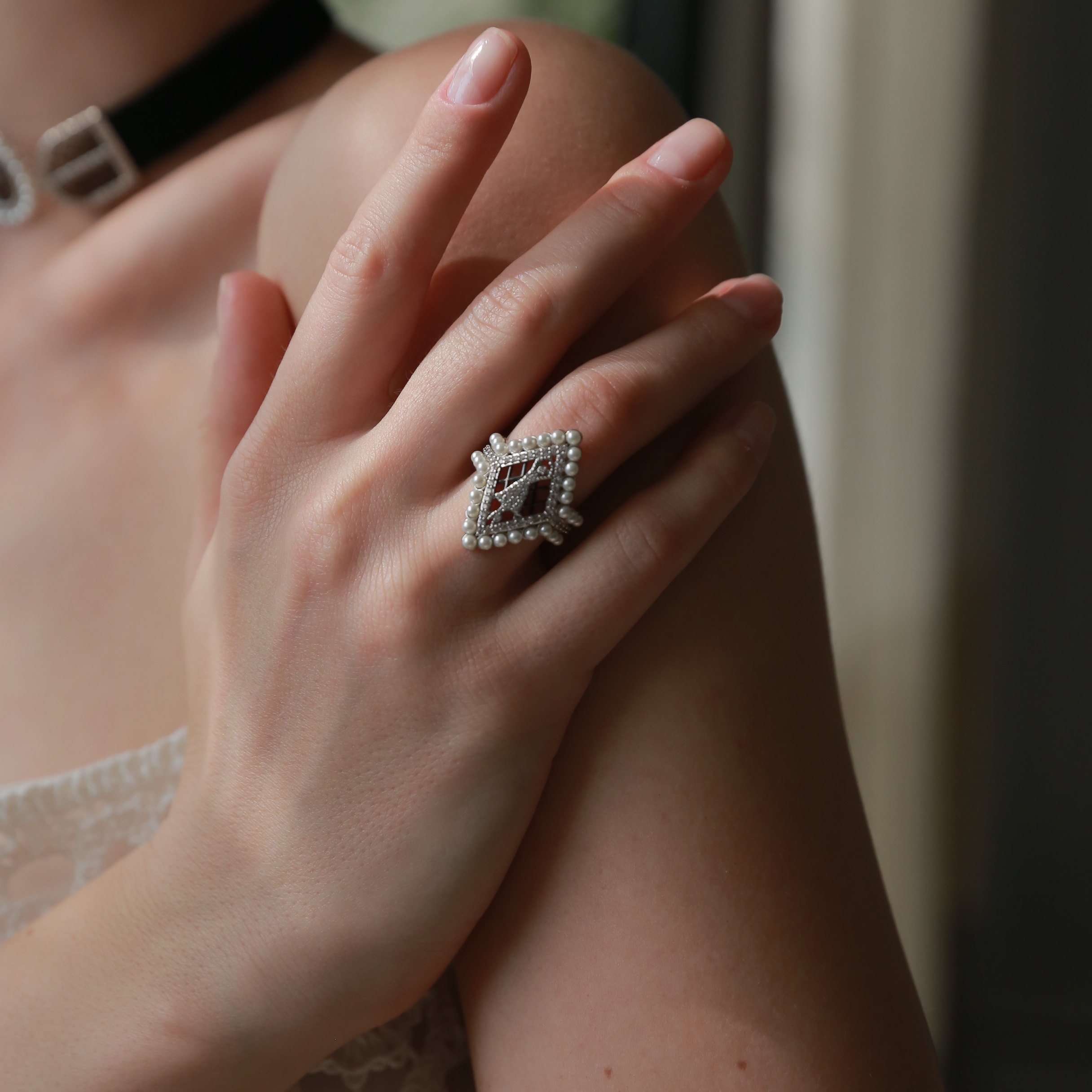 BLACK NUTCRACKER RING