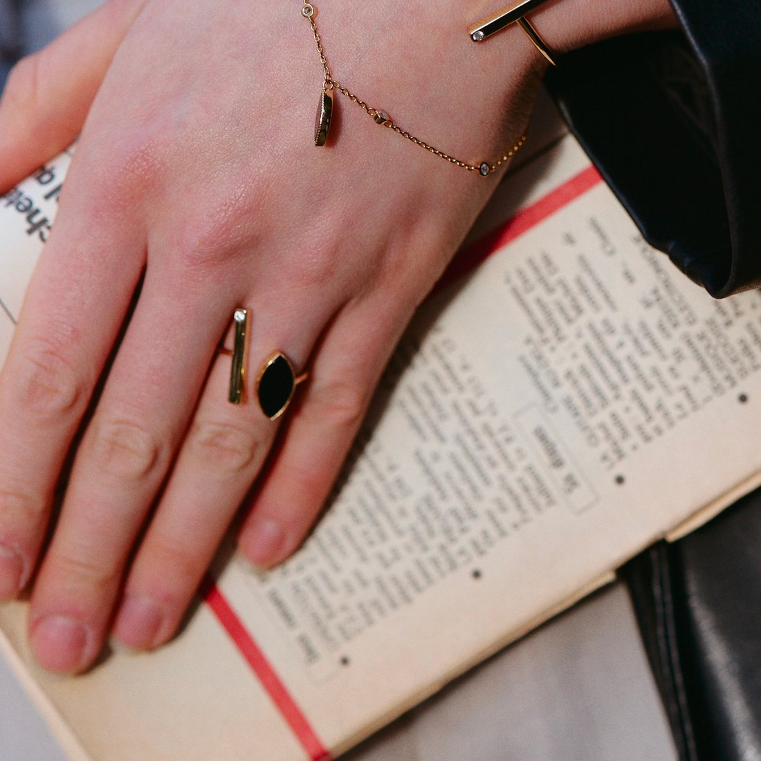 Black Eyes Ring