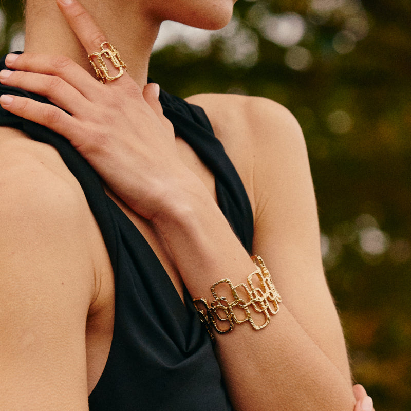 Roman Arc Golden Bracelet