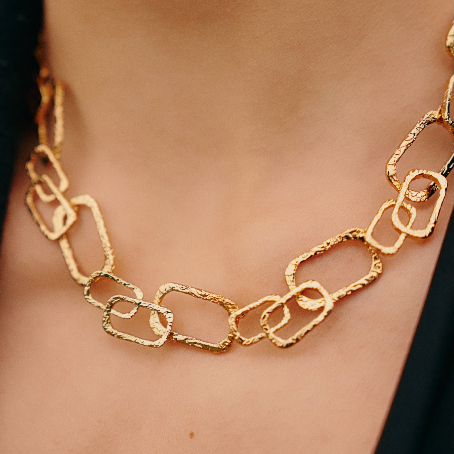 Roman Arc Golden Necklace