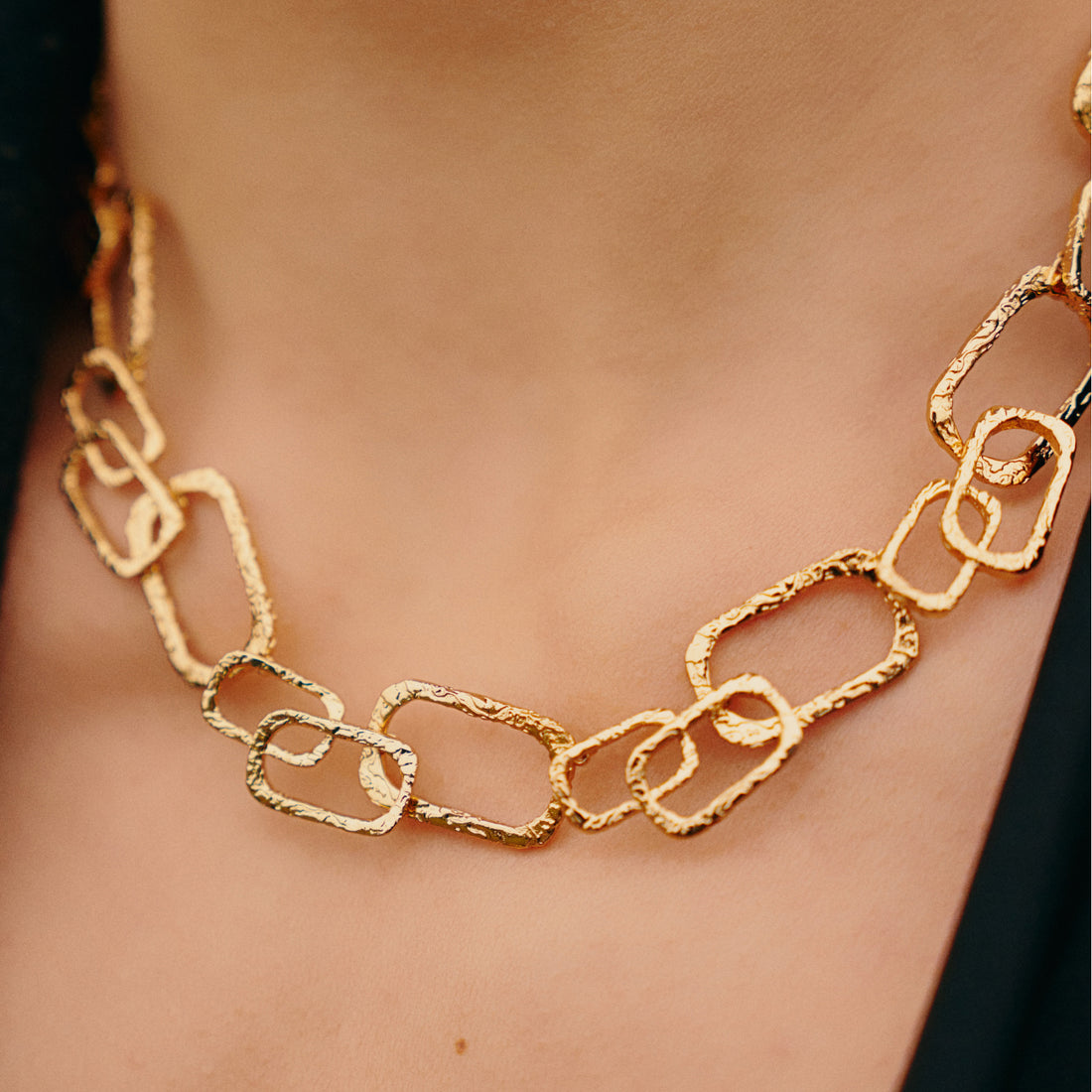 Roman Arc Golden Necklace