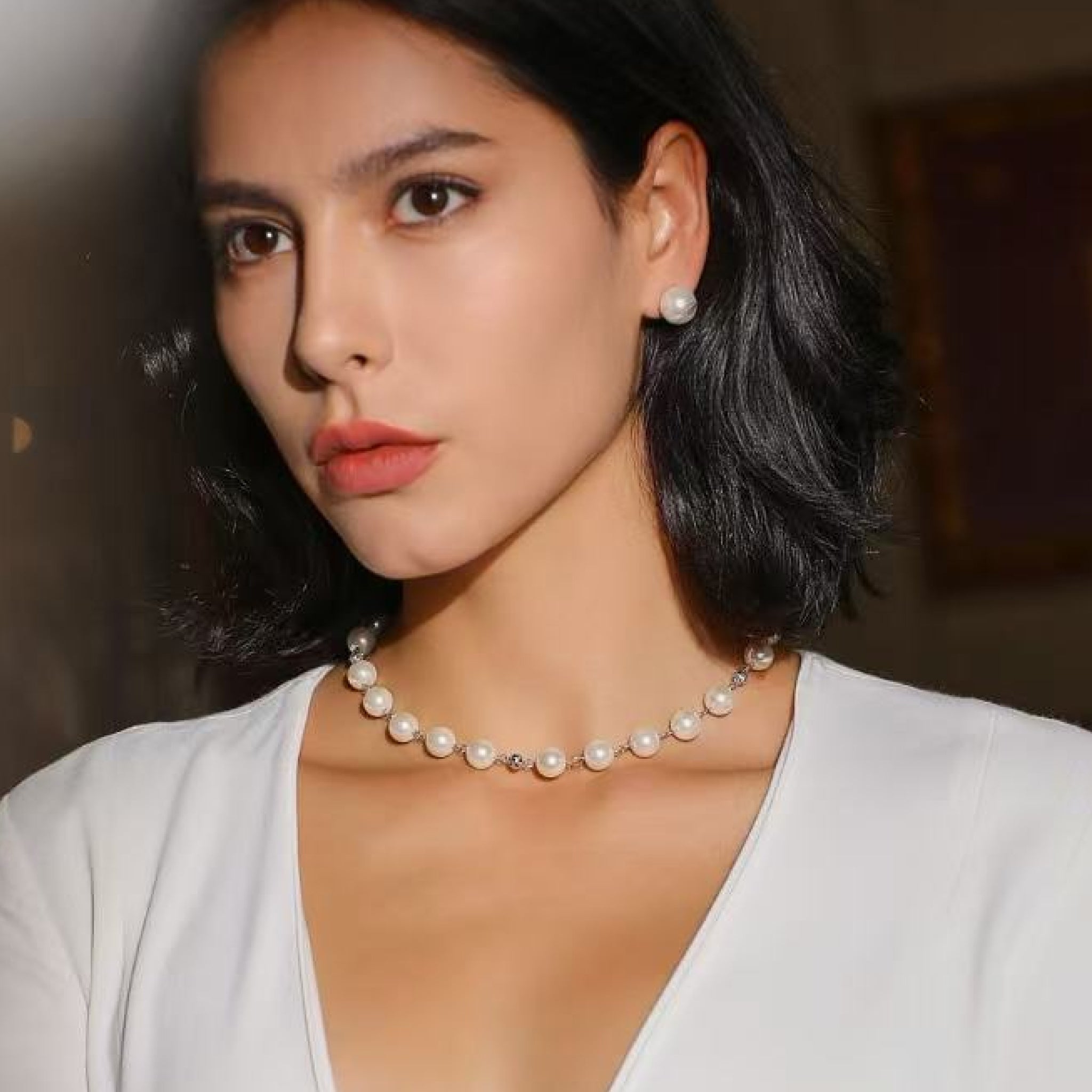 Leopard Shell Pearl Necklace - Light Gray