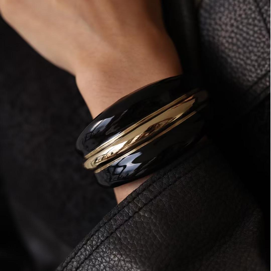 Ostuni Black Bangle