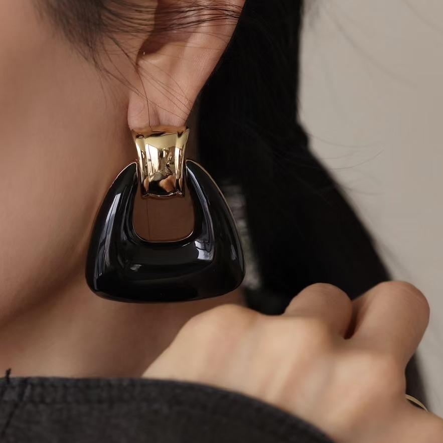 Ostuni Black Earrings